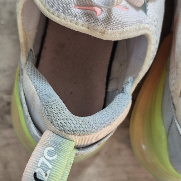 Nike Air Max 270 SE White with Pink Accents - Picture 5 of 8